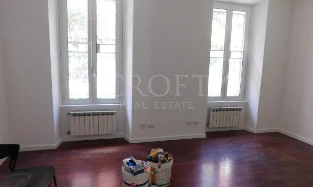 img in gallery