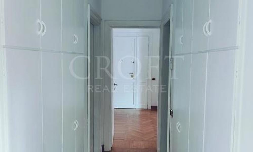 img in gallery