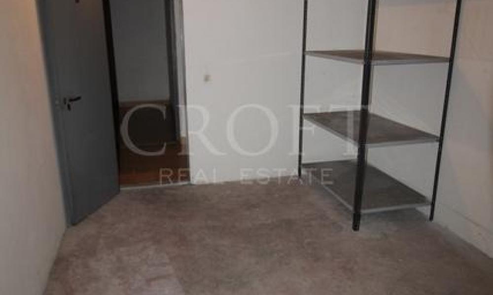 img in gallery