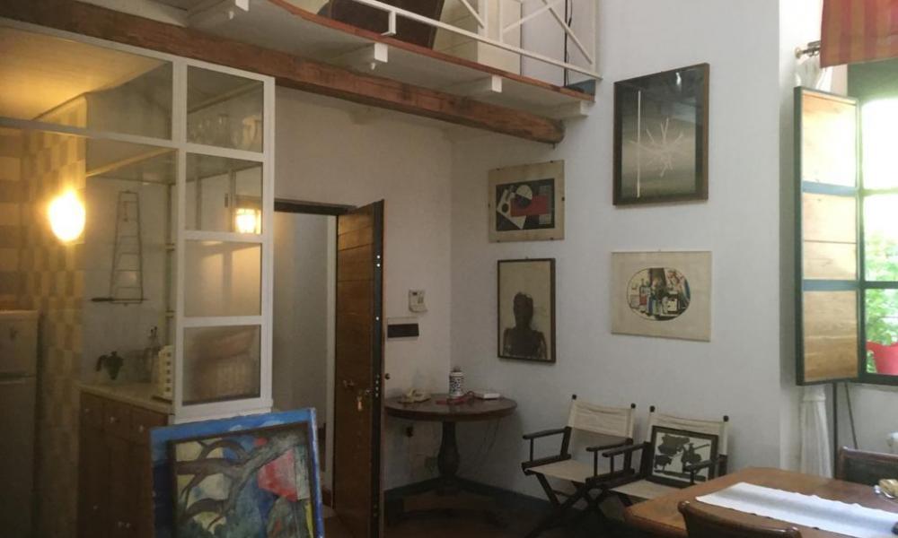 img in gallery