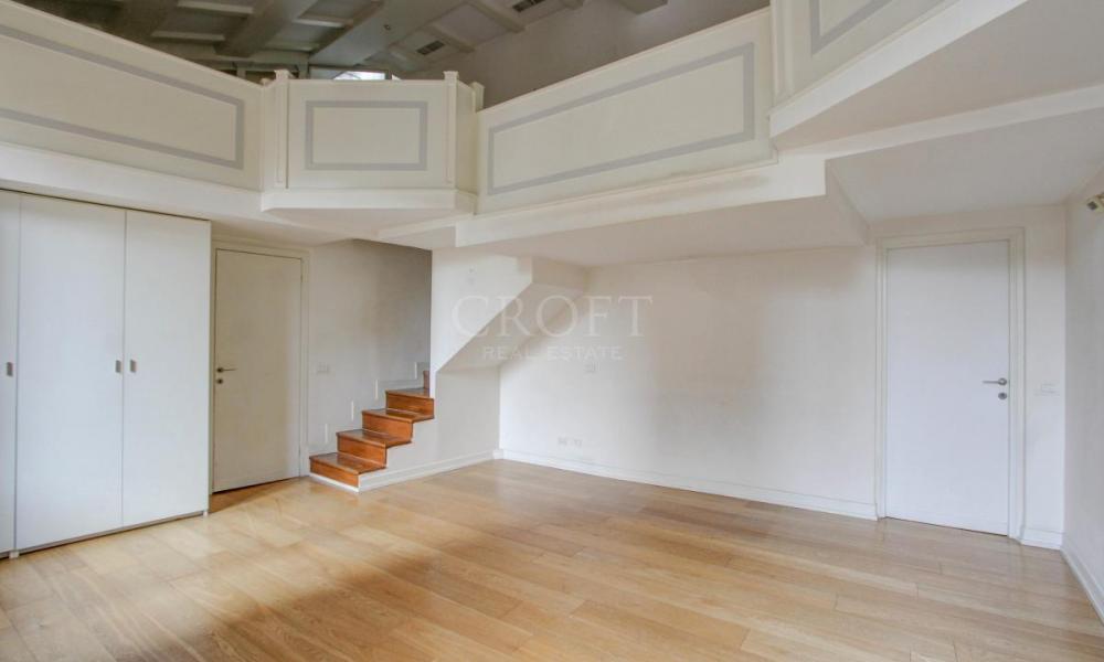 img in gallery