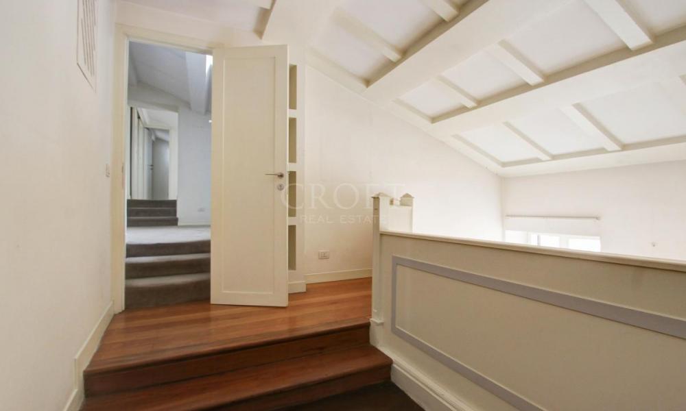 img in gallery
