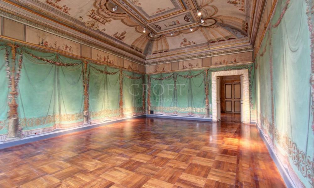 img in gallery
