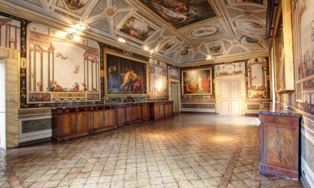 img in gallery