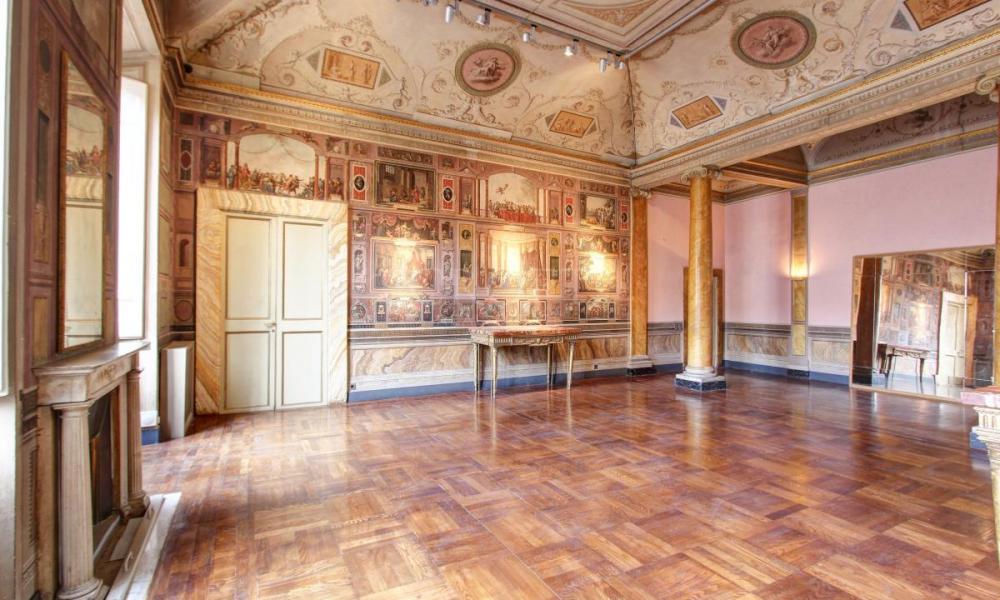 img in gallery