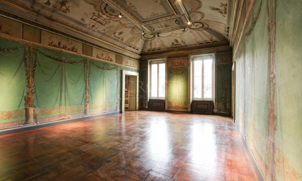 img in gallery