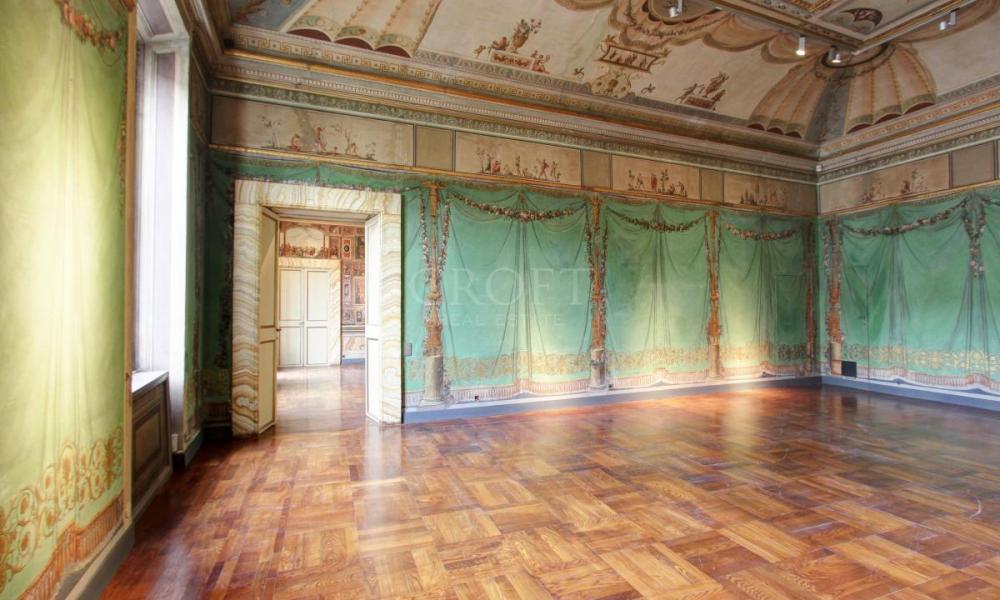 img in gallery