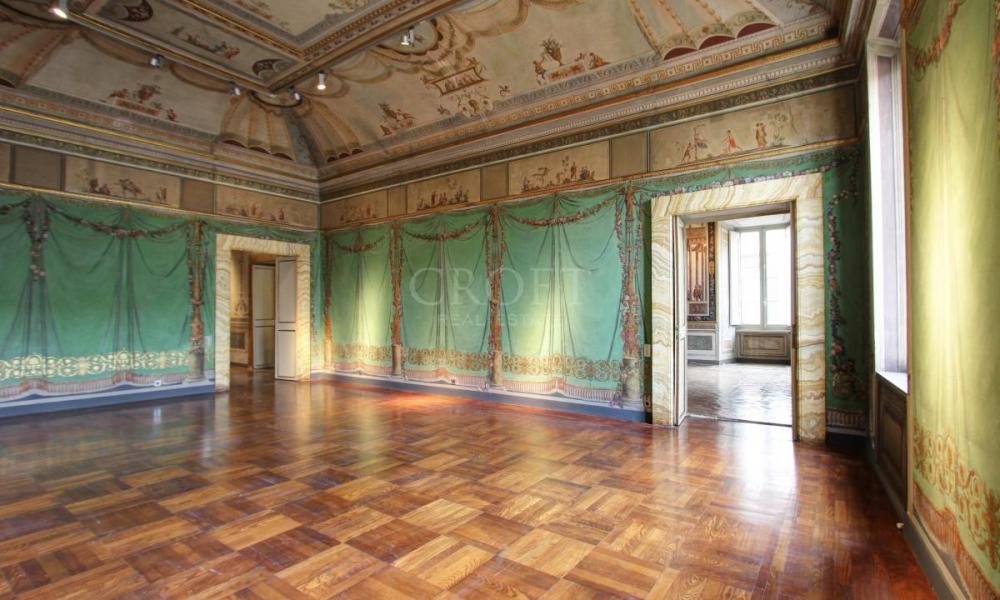 img in gallery