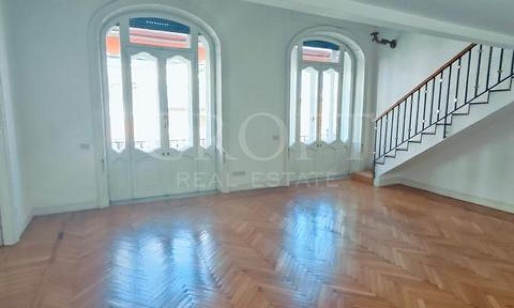 img in gallery