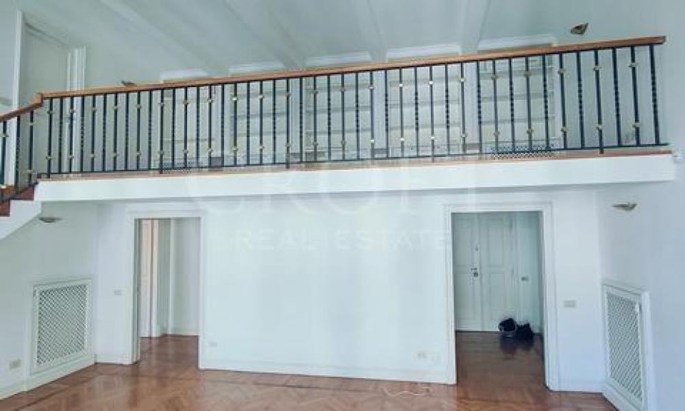 img in gallery
